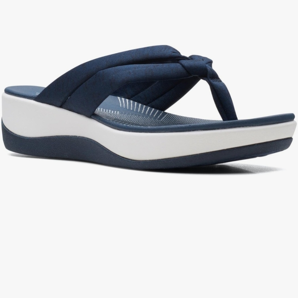 CLARKS SIZE 8 NavuBlue